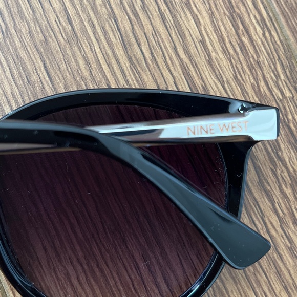 Nine West sunglasses - Picture 4 of 4